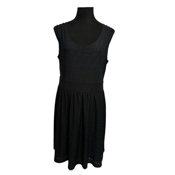 Cleo Eyelet Sleeveless Dress Black - Picture 1 of 8